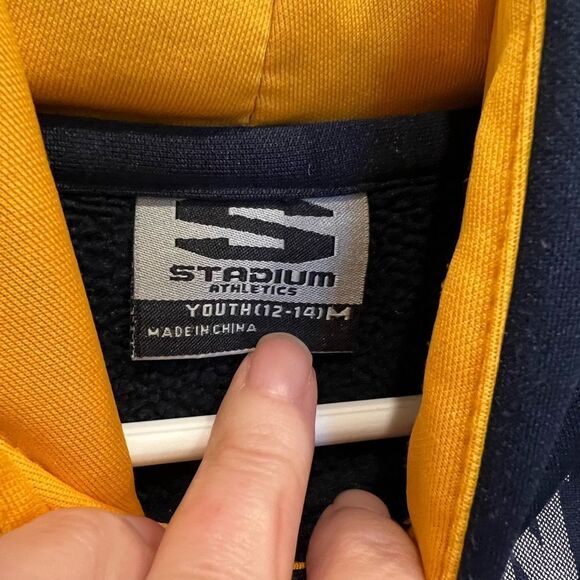 Youth Cal Berkeley Hoodie - size Medium (12) - Picture 3 of 3